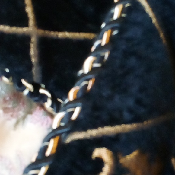 Croscill Venezia extra long pillow shams - 2- black & gold Renaissance style - Picture 10 of 10